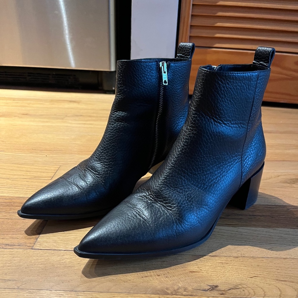 Everlane The Boss Boot Pebbled Black size 10 like new